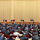 发展社区支持的居家养老，扩大普惠养老服务